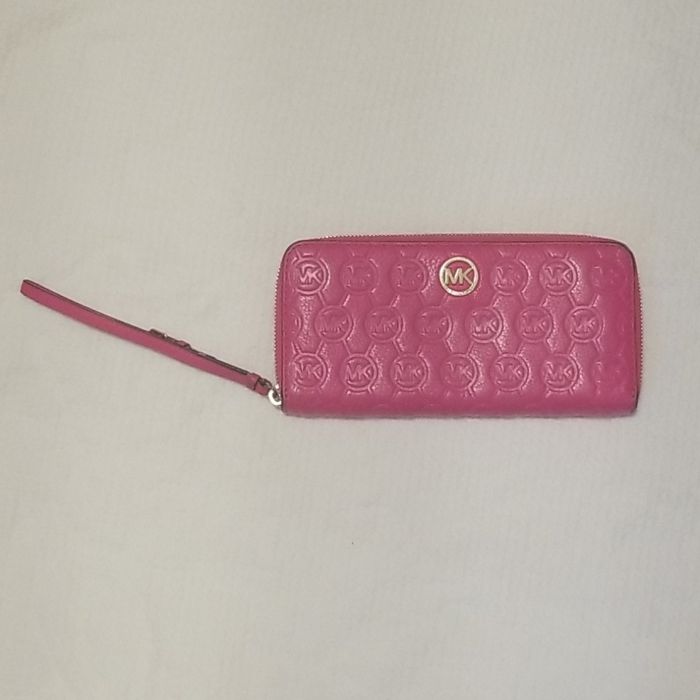 Michael Kors Pink Monogram Long Wallet - Picture 2 of 13